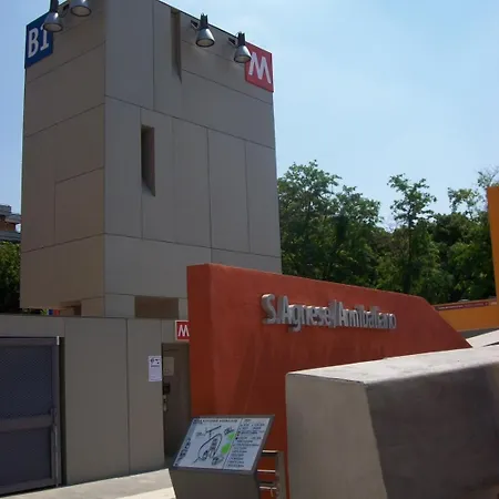 Giga House *